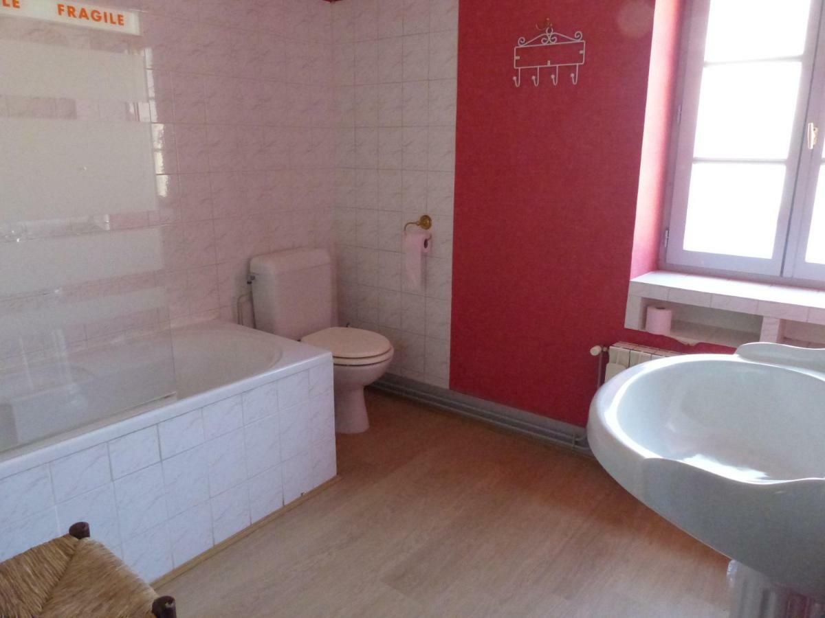 Les Volets Bleus Hotel Le Perreon Ngoại thất bức ảnh